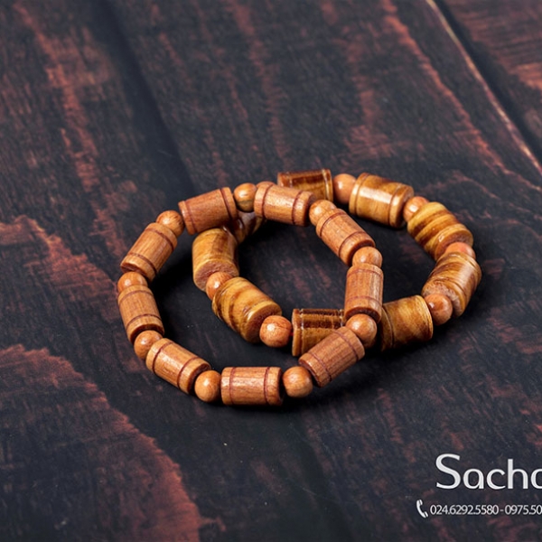 Sản Phẩm vòng tay gỗ huyết long phong thủy tại Sacha