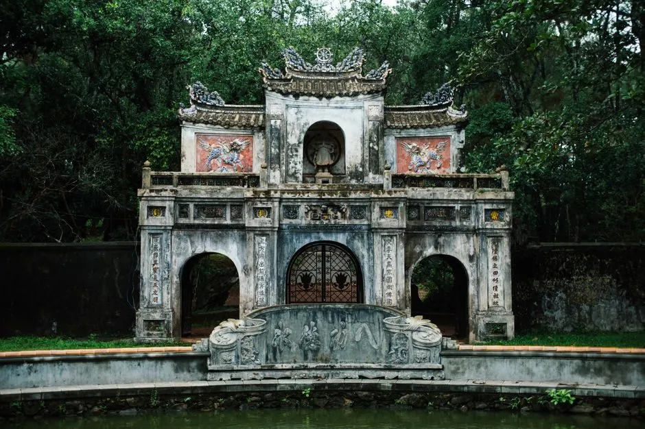 Cổng Tam Quan lối vào chùa Thiên Mụ